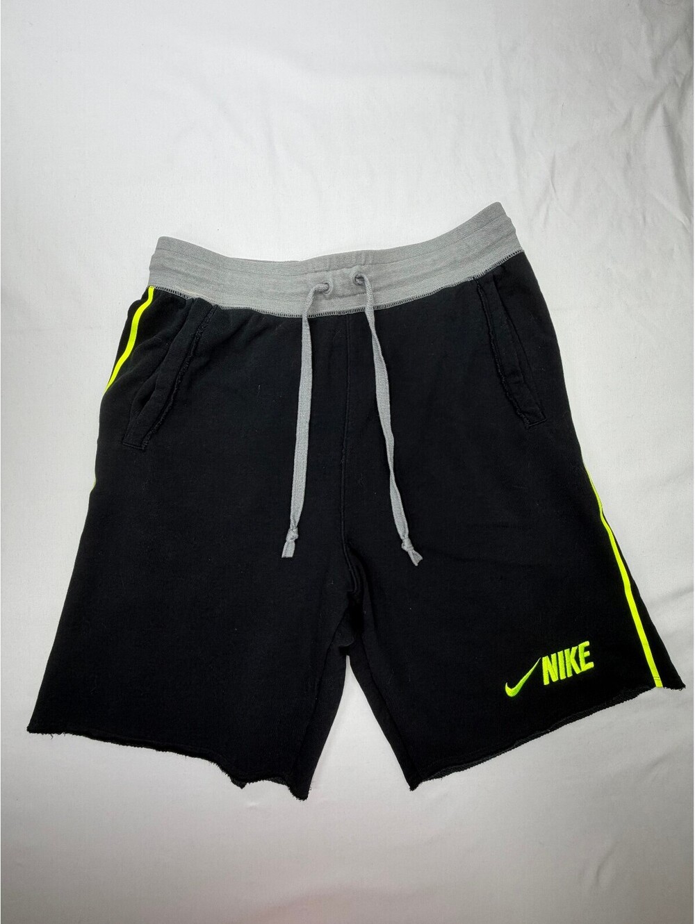 Nike Men's Activewear Shorts Elastic Waistband Drawstring Logo Size Small Black